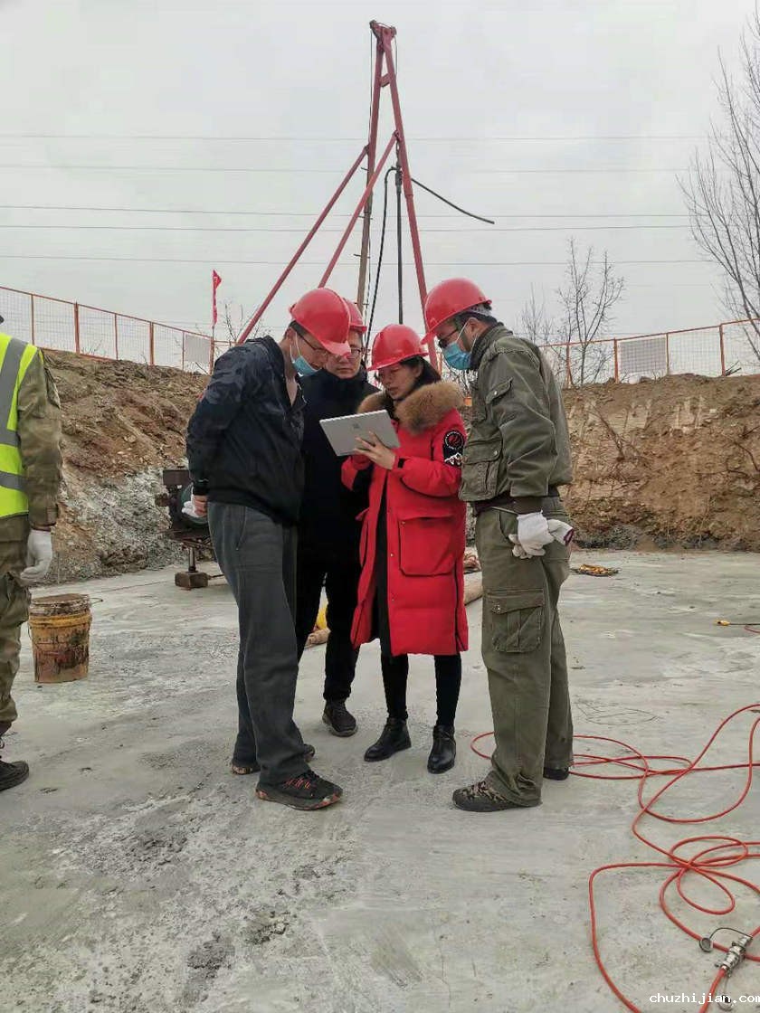 新设备学习现场_副本.jpg